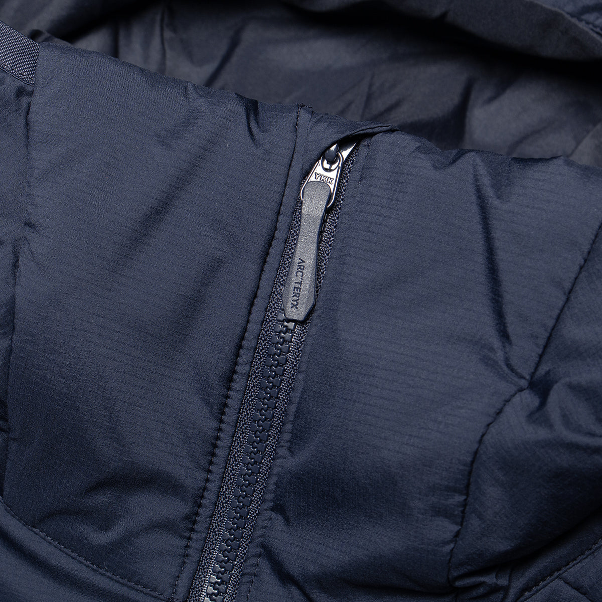 Arc'teryx - Atom Hoodie
Style # X000009556
Color : Black Sapphire