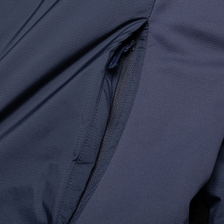 Arc'teryx - Atom Hoodie
Style # X000009556
Color : Black Sapphire