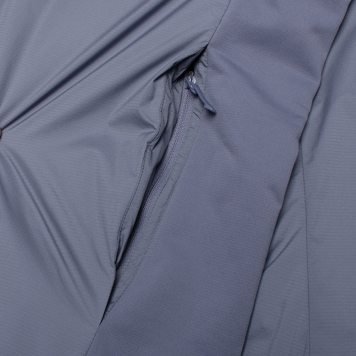 Arc'teryx - Atom Hoodie
Style # X000009556
Color : Stratus