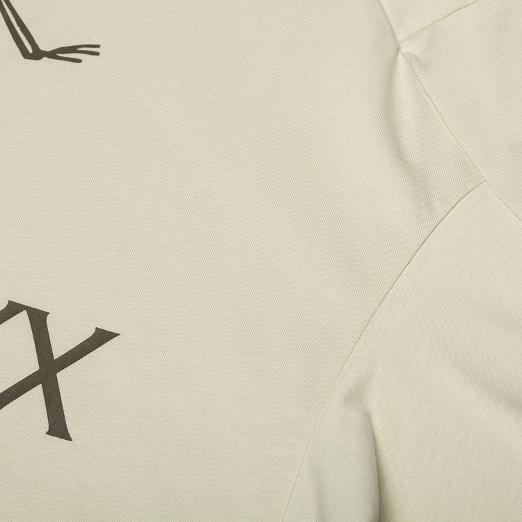Arc'teryx - Kragg SL Bird Word T-Shirt
Style # X000009535
Color : Sea Salt / Mongoose