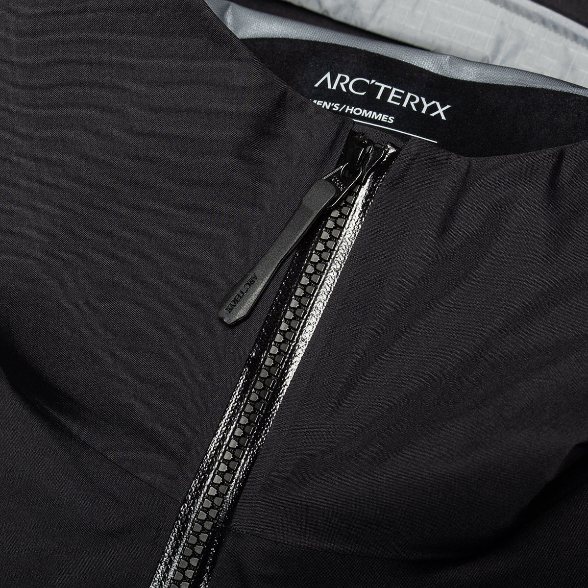 Arc'teryx - Beta Jacket
Style # X000010868
Color : Black