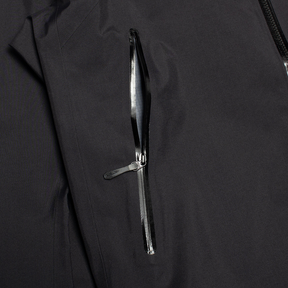 Arc'teryx - Beta Jacket
Style # X000010868
Color : Black