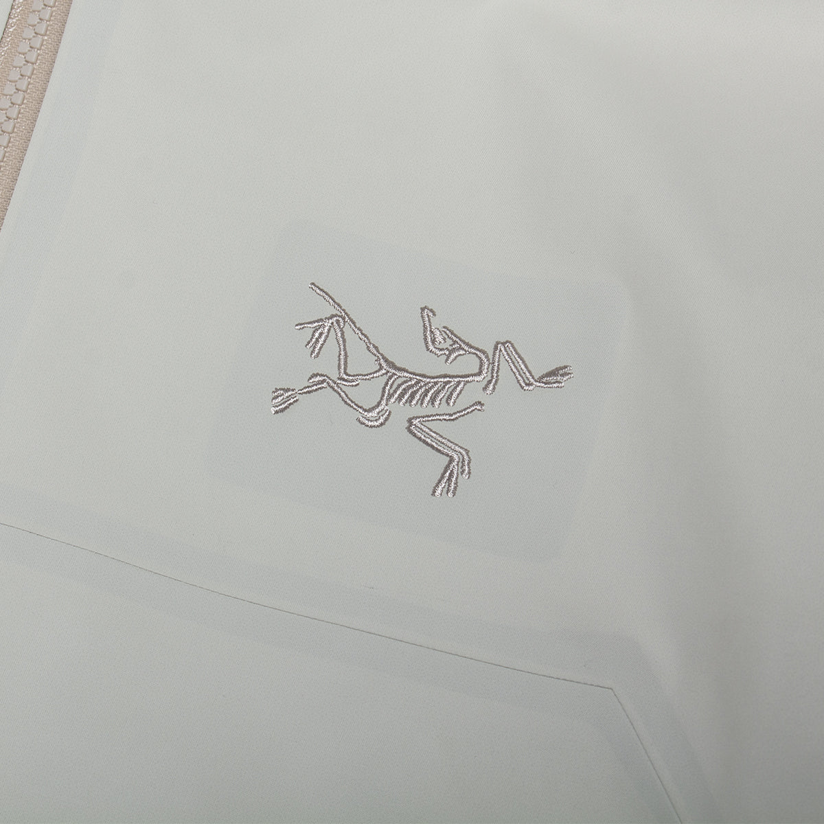Arc'teryx - Beta Jacket
Style # X000010868
Color : Sea Salt