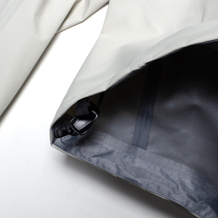 Arc'teryx - Beta Jacket
Style # X000010868
Color : Sea Salt