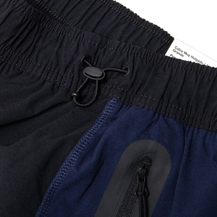 Nike - Tech Pants&nbsp;
Style # IH8466-010
Color : Black / Obsidian