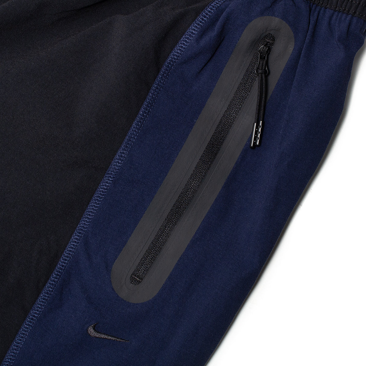 Nike - Tech Pants&nbsp;
Style # IH8466-010
Color : Black / Obsidian