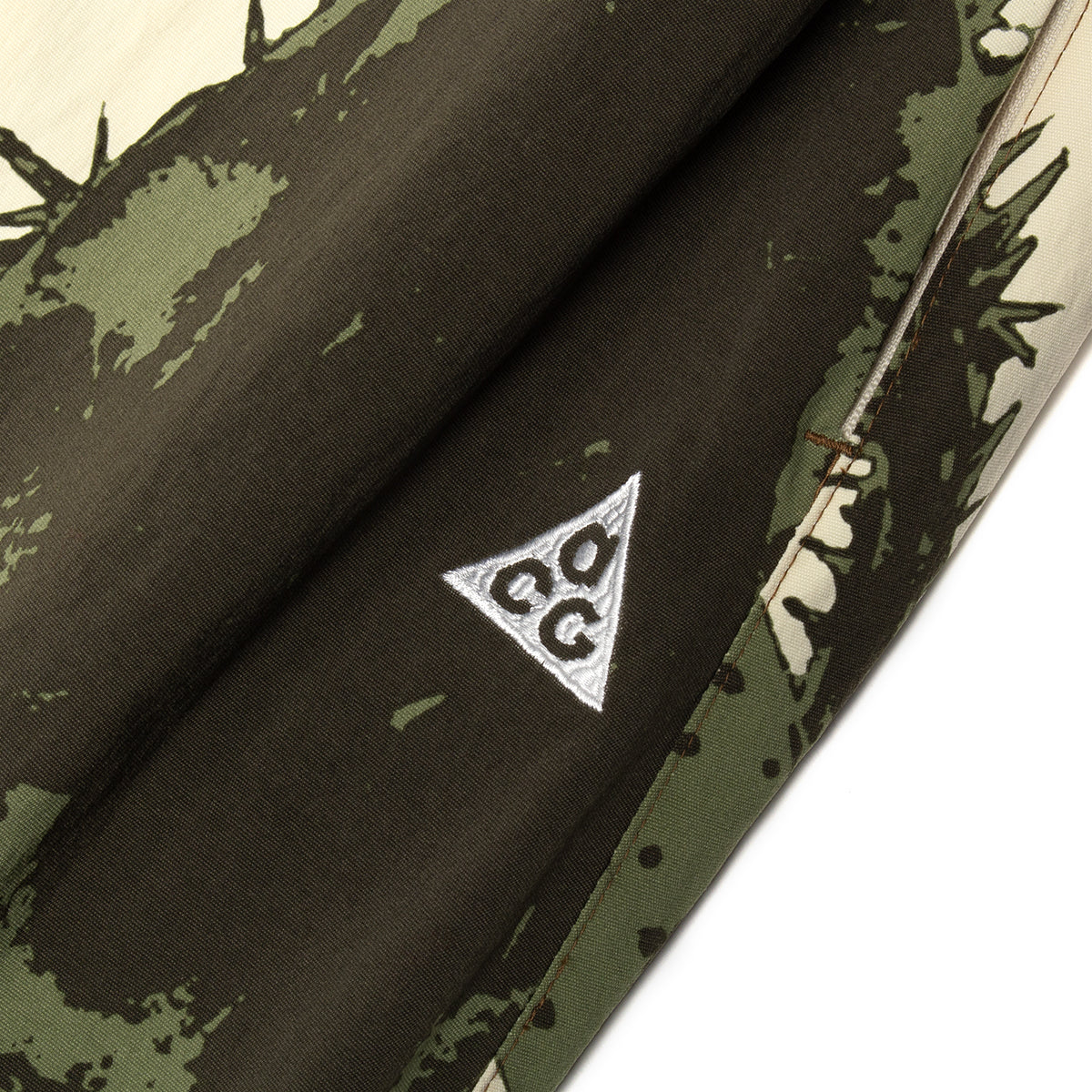 Nike - Women's ACG Smith Summit Skirt
Style # HV0579-229
Color : LT Khaki / Cargo Khaki / Summit White