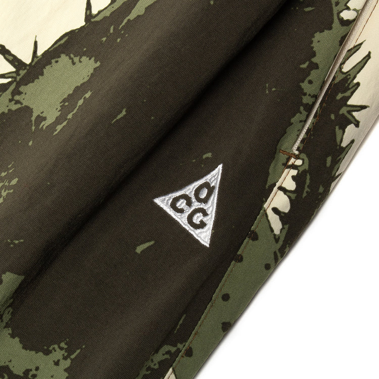 Nike - Women's ACG Smith Summit Skirt
Style # HV0579-229
Color : LT Khaki / Cargo Khaki / Summit White