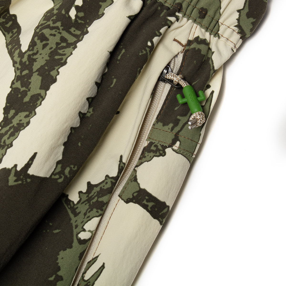 Nike - Women's ACG Smith Summit Skirt
Style # HV0579-229
Color : LT Khaki / Cargo Khaki / Summit White