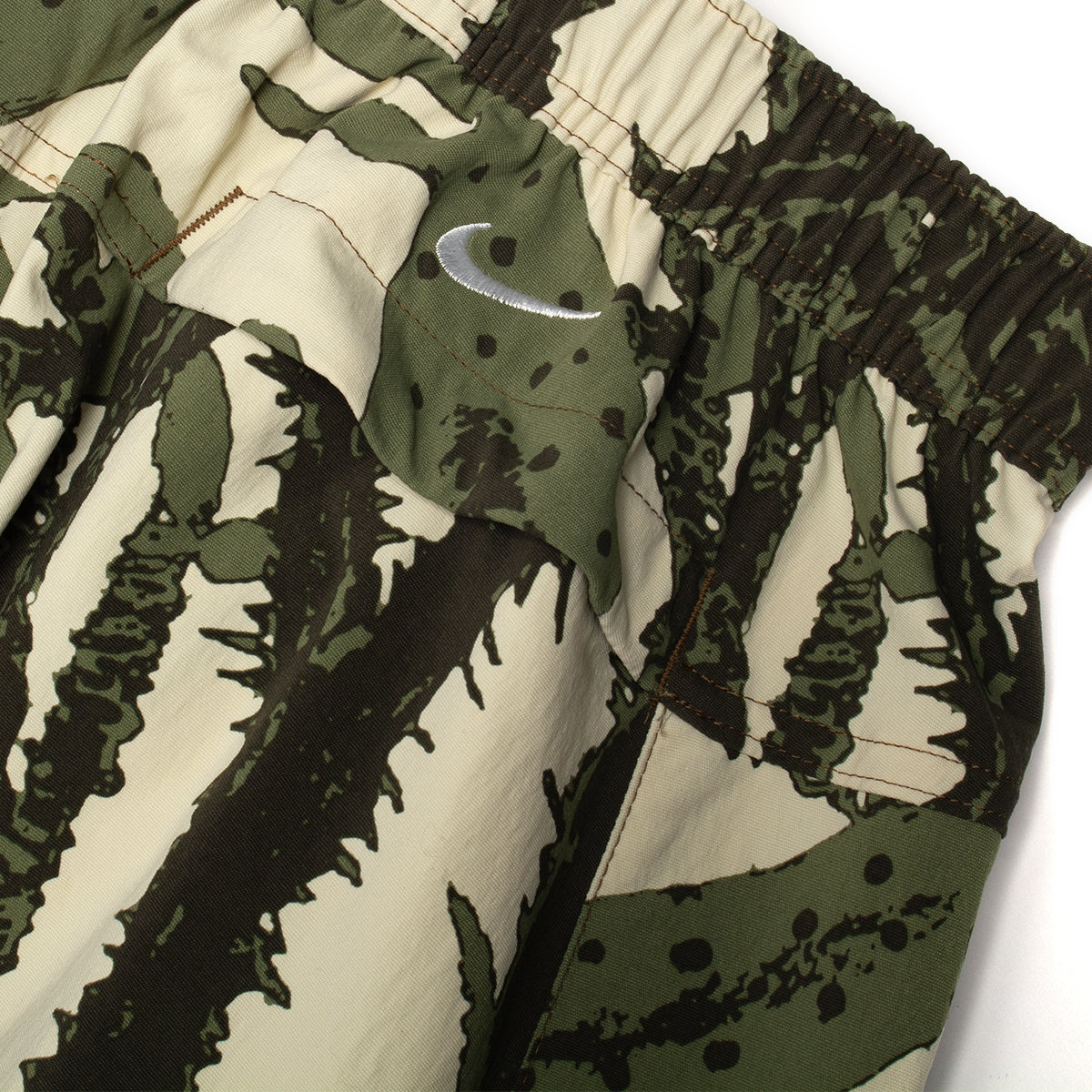 Nike - Women's ACG Smith Summit Skirt
Style # HV0579-229
Color : LT Khaki / Cargo Khaki / Summit White