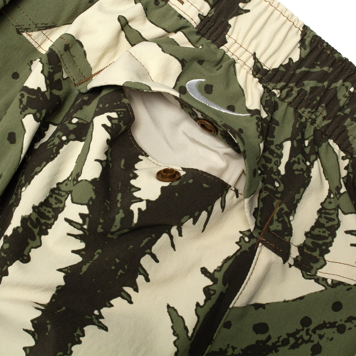 Nike - Women's ACG Smith Summit Skirt
Style # HV0579-229
Color : LT Khaki / Cargo Khaki / Summit White