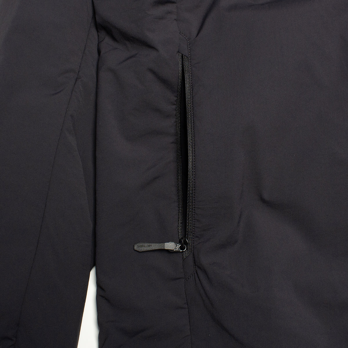 Arc'teryx - Proton Hoodie
Style # X000008436
Color : Black