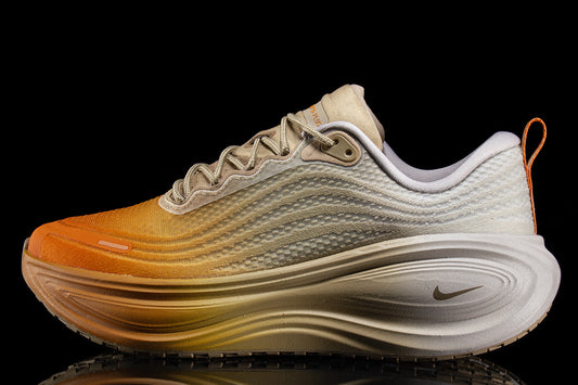 Nike - Vomero Plus SP
Style # IV4522-200
Color : Desert Camo / Yukon Brown / Ceramic