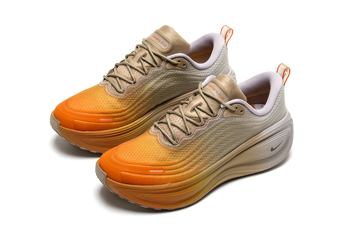 Nike - Vomero Plus SP
Style # IV4522-200
Color : Desert Camo / Yukon Brown / Ceramic