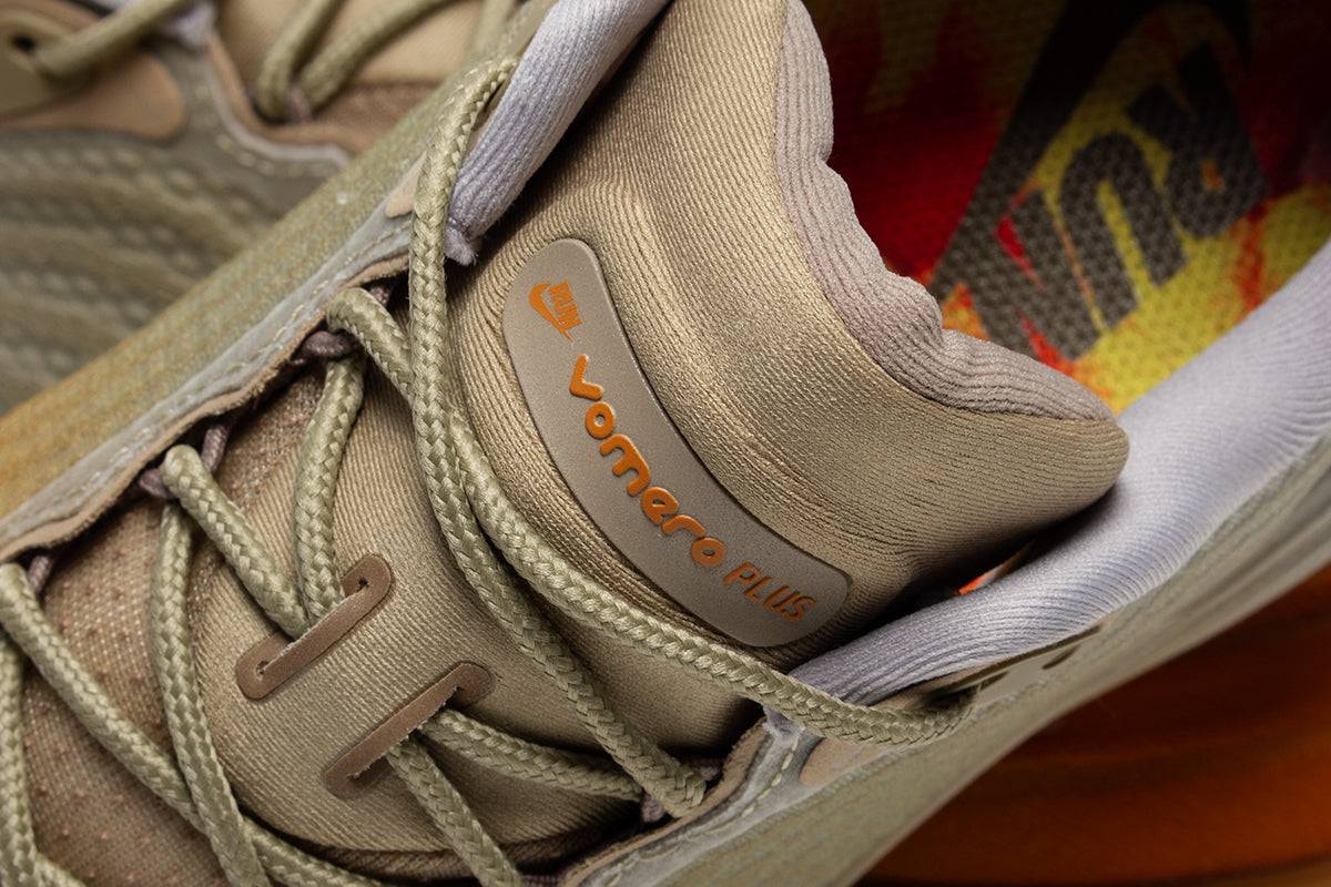 Nike - Vomero Plus SP
Style # IV4522-200
Color : Desert Camo / Yukon Brown / Ceramic