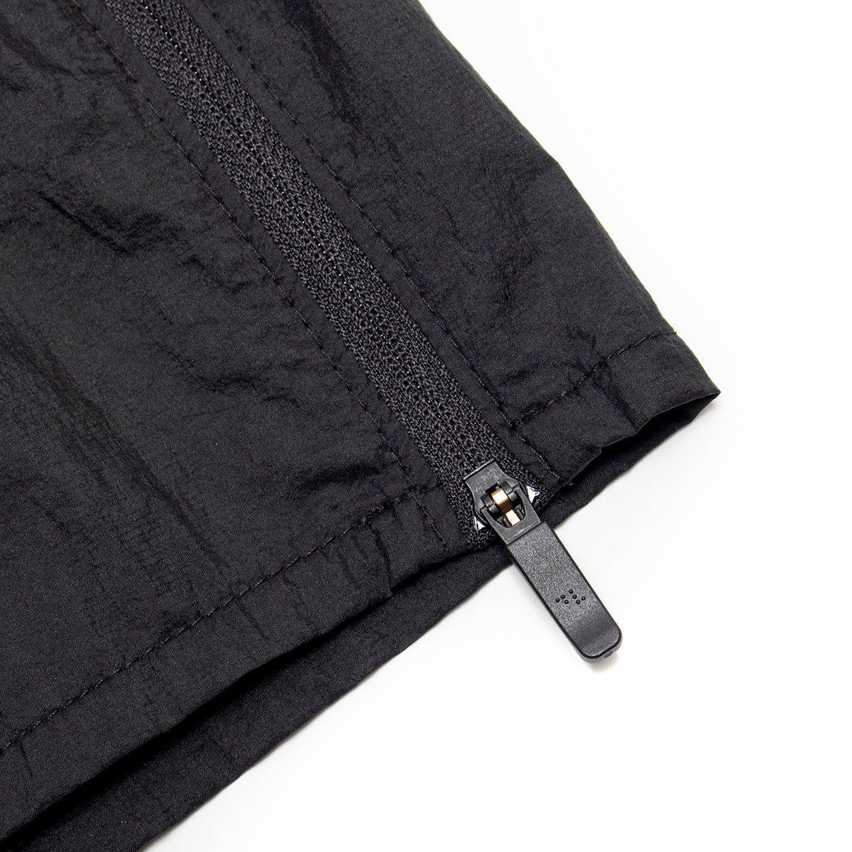 District Vision - Women's Ultralight Zippered Hiking Shorts
Style # DVW0025-A
Color : Black