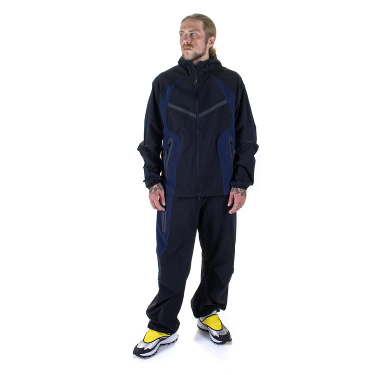 Nike - Zip-Up Jacket
Style # IH8461-010
Color : Black / Obsidian