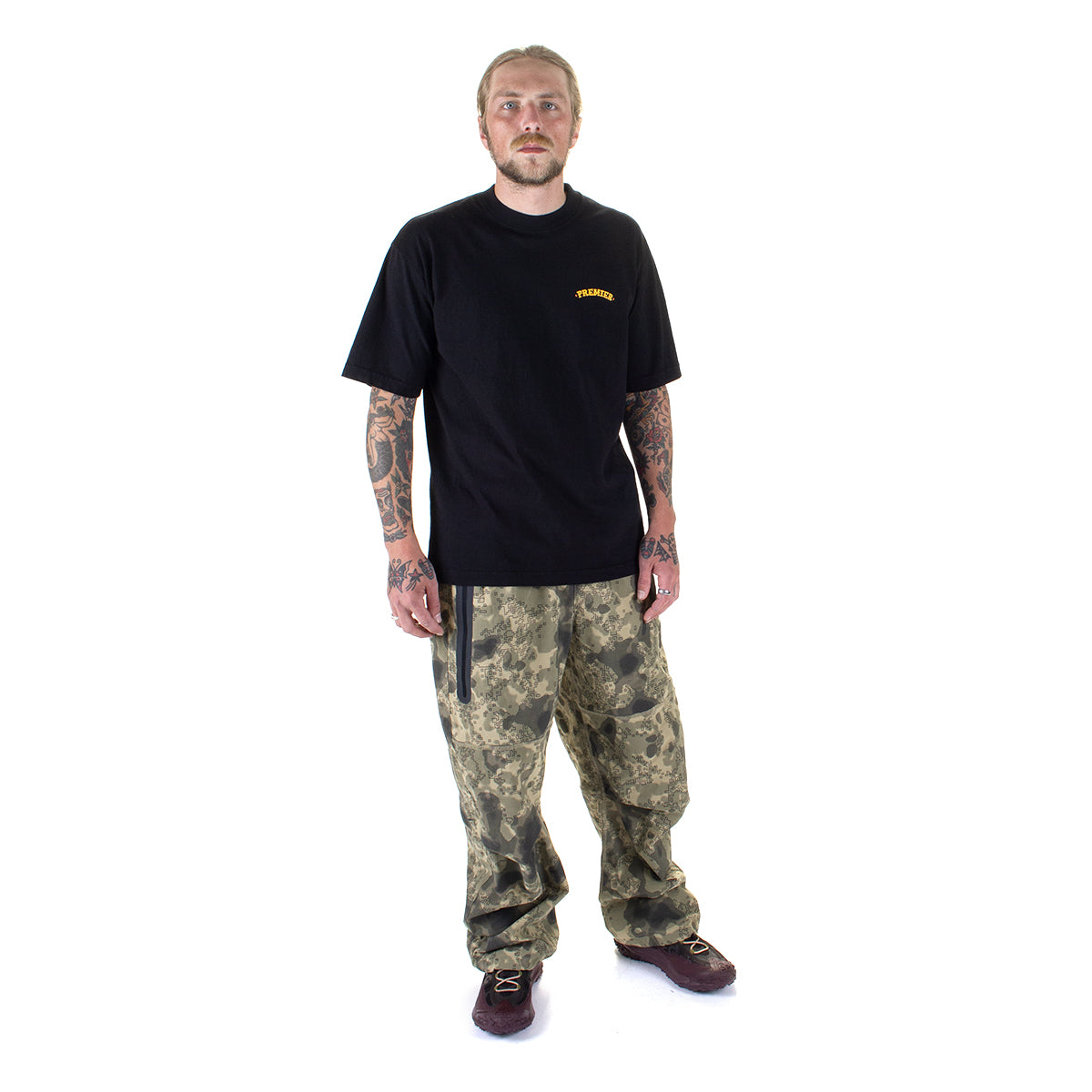 Nike - Tech Pant
Style # HV0972-210
Color : Neutral Olive / Black