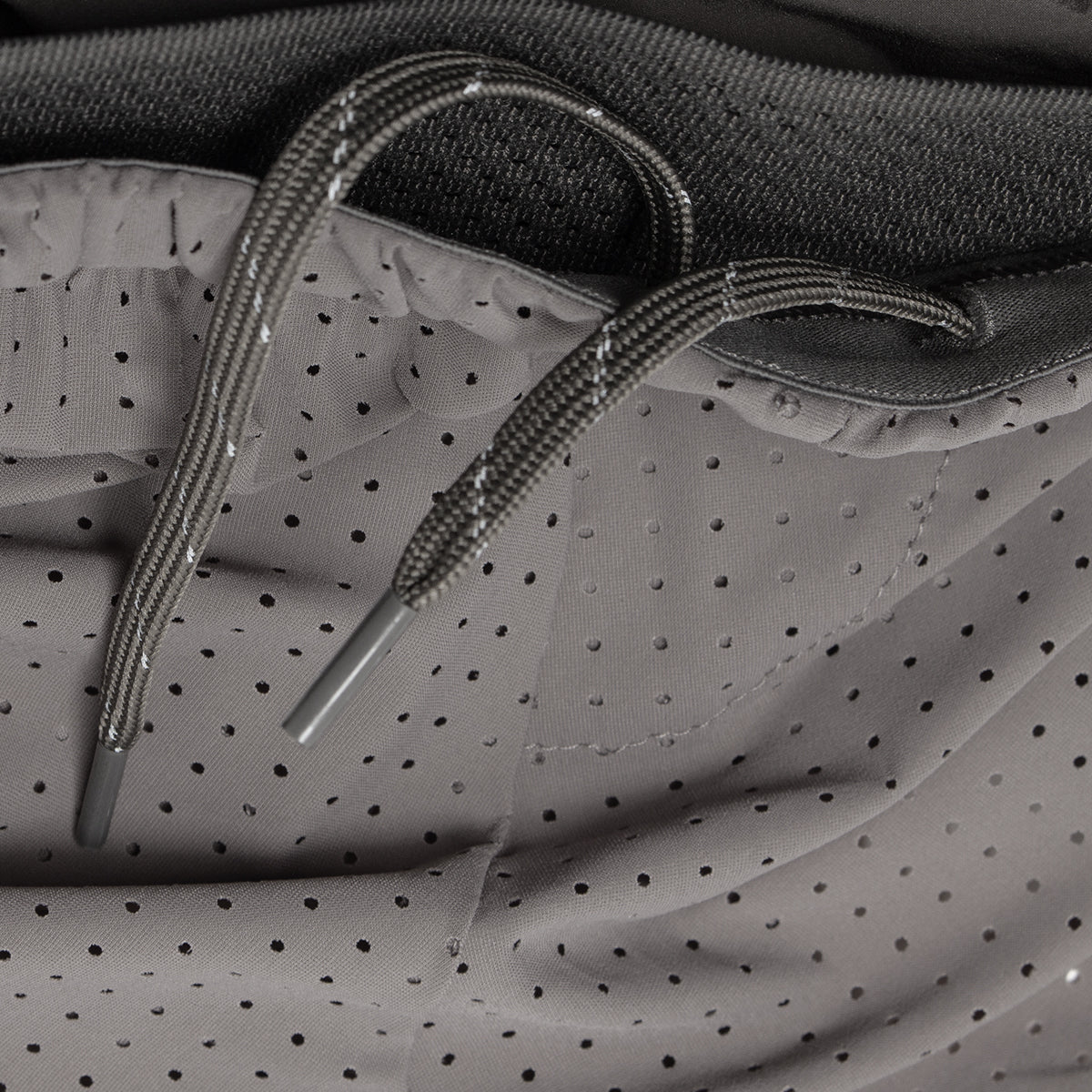 Satisfy - Space-O Shorts 2.5"
Color : Falcon