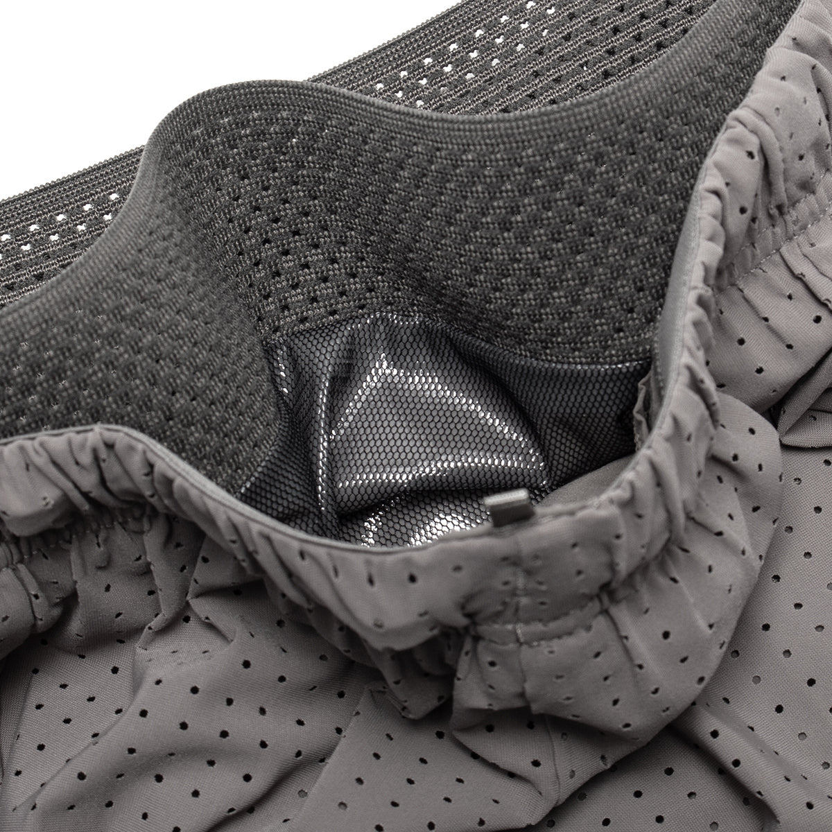 Satisfy - Space-O Shorts 2.5"
Color : Falcon