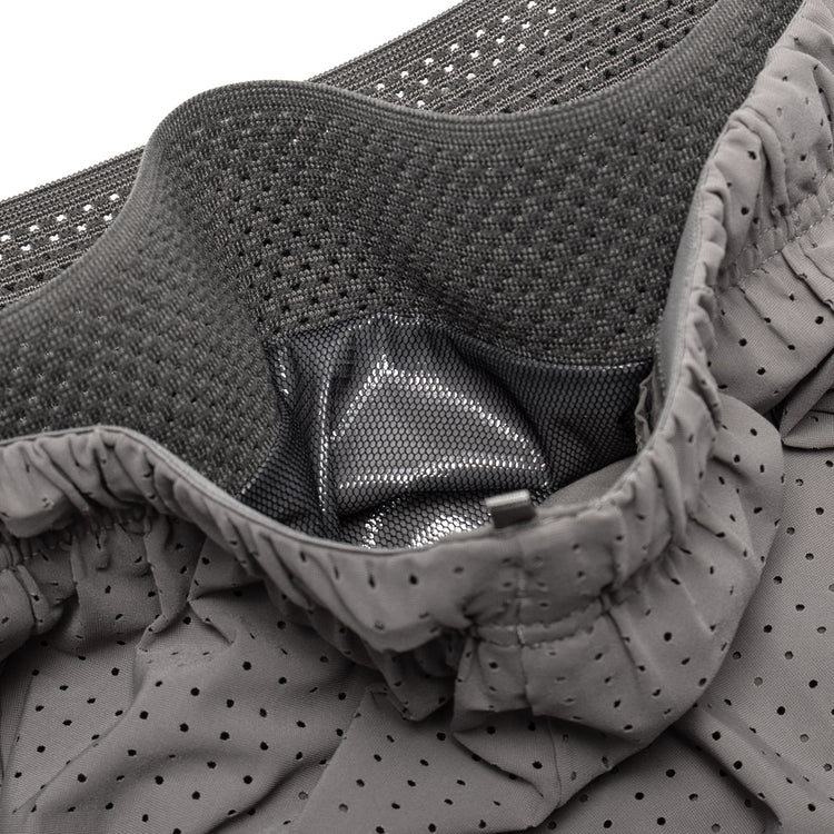 Satisfy - Space-O Shorts 2.5"
Color : Falcon