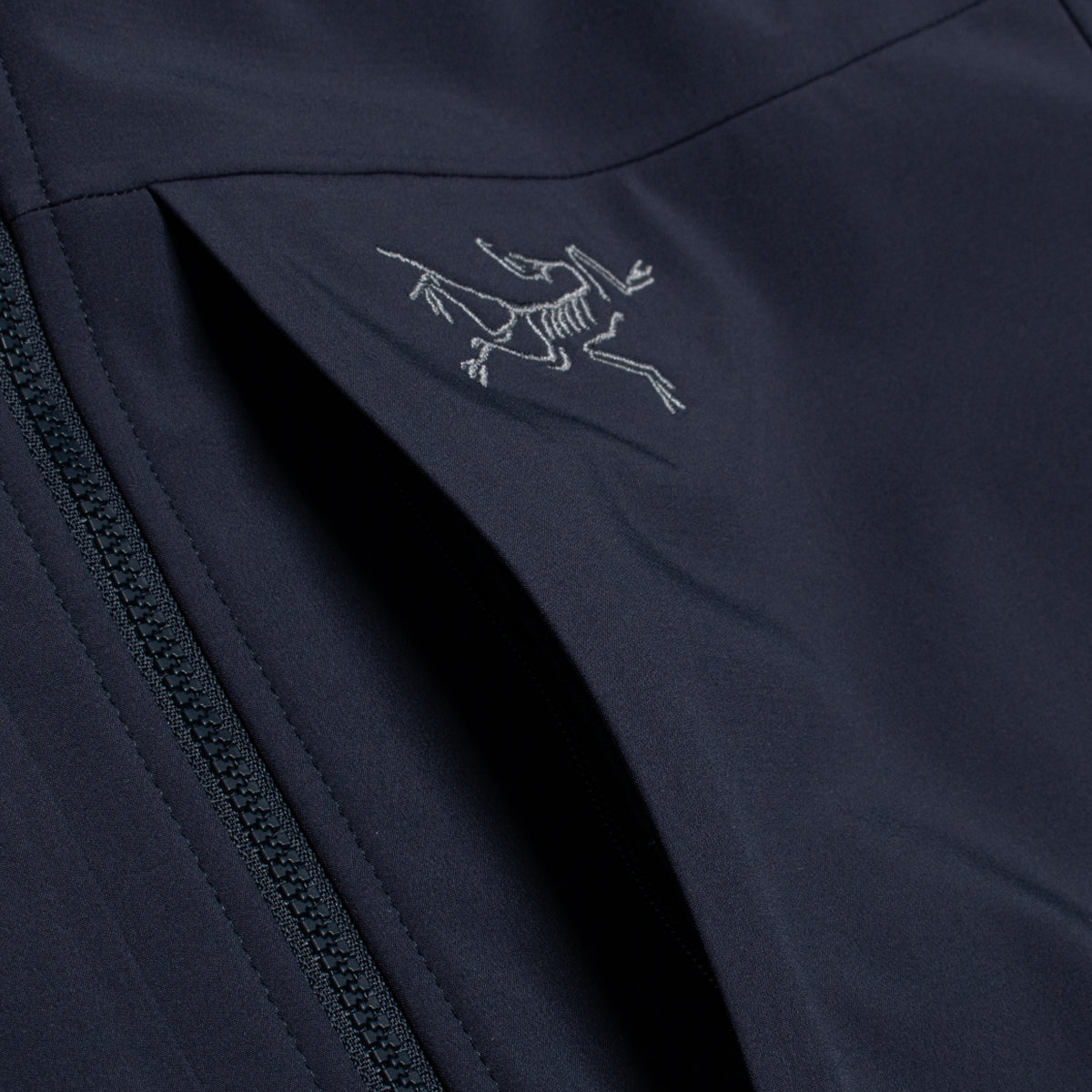 Arc'teryx - Gamma MX Hoodie
Style # X000008485
Color : Black Sapphire II