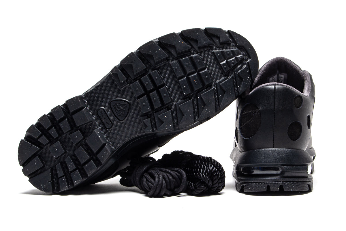 Nike - Air Max Goadome Low
Style # IR2174-001
Color : Black