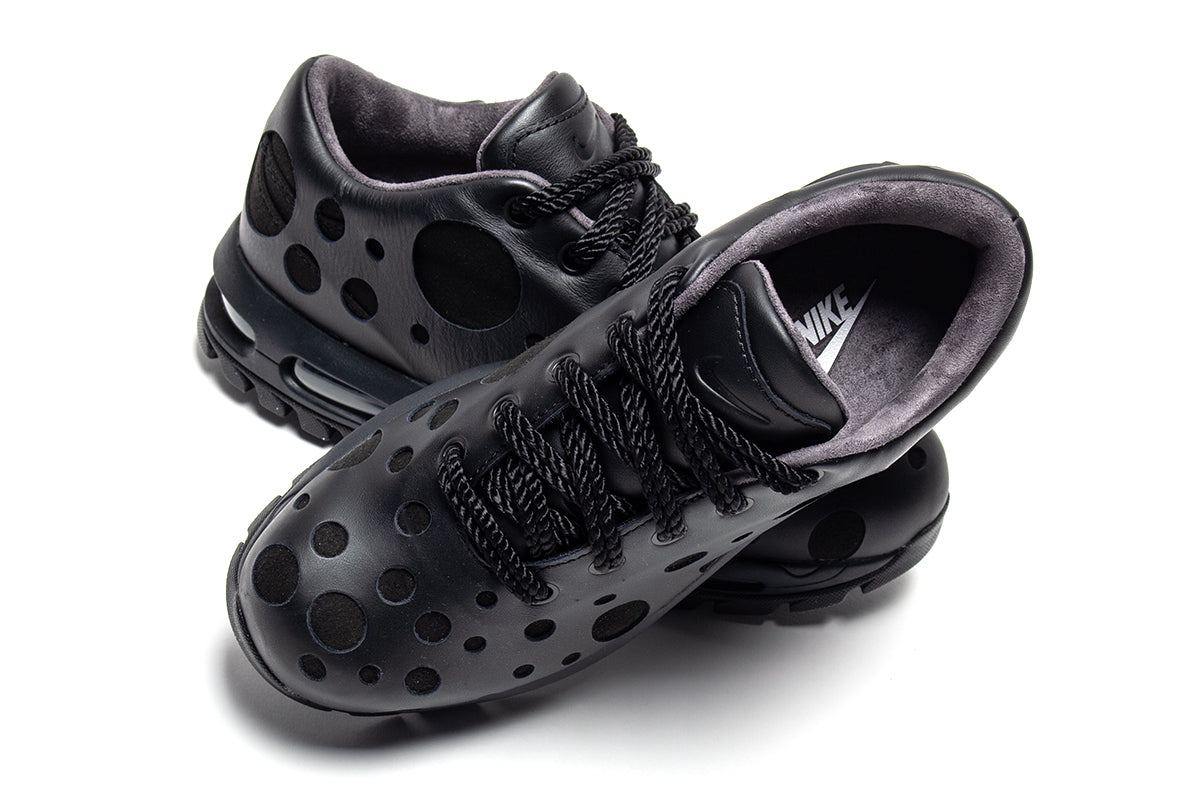 Nike - Air Max Goadome Low
Style # IR2174-001
Color : Black