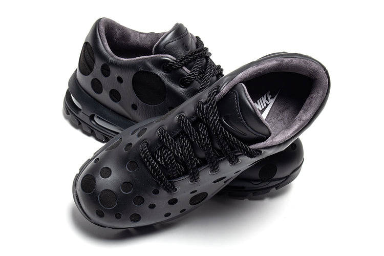 Nike - Air Max Goadome Low
Style # IR2174-001
Color : Black