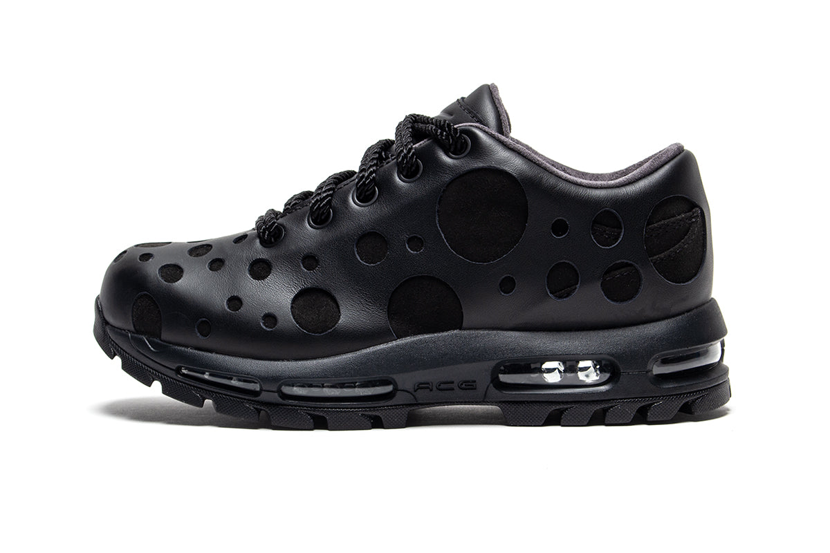 Nike - Air Max Goadome Low
Style # IR2174-001
Color : Black