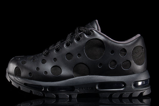 Nike - Air Max Goadome Low
Style # IR2174-001
Color : Black