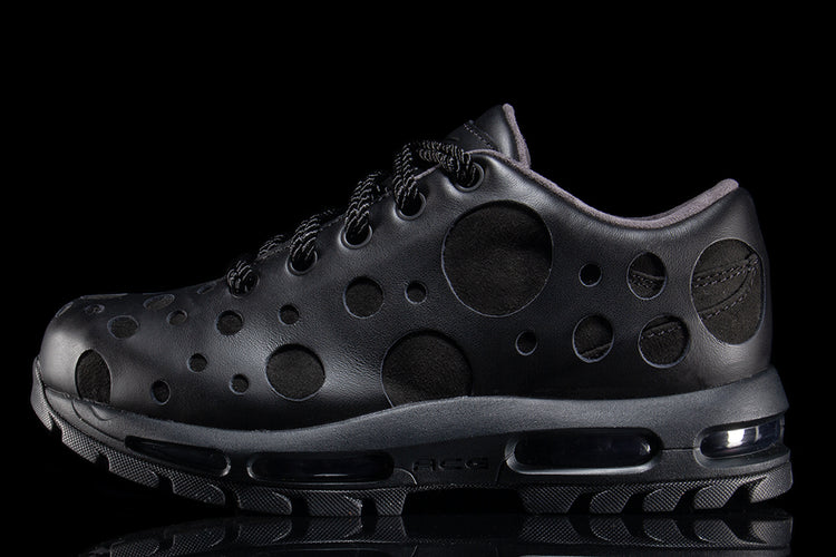 Nike - Air Max Goadome Low
Style # IR2174-001
Color : Black