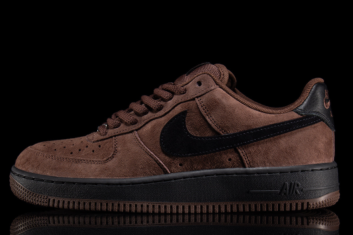 Nike SB - Air Force 1 SB
Style # HM8517-201
Color : Light Chocolate / Black