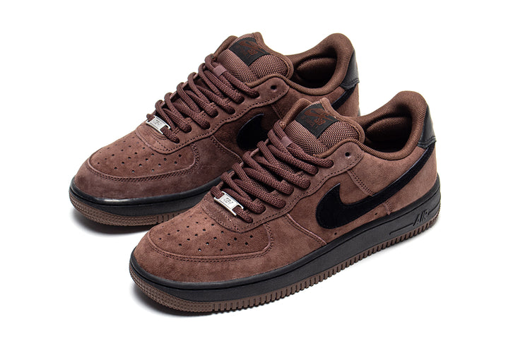 Nike SB - Air Force 1 SB
Style # HM8517-201
Color : Light Chocolate / Black