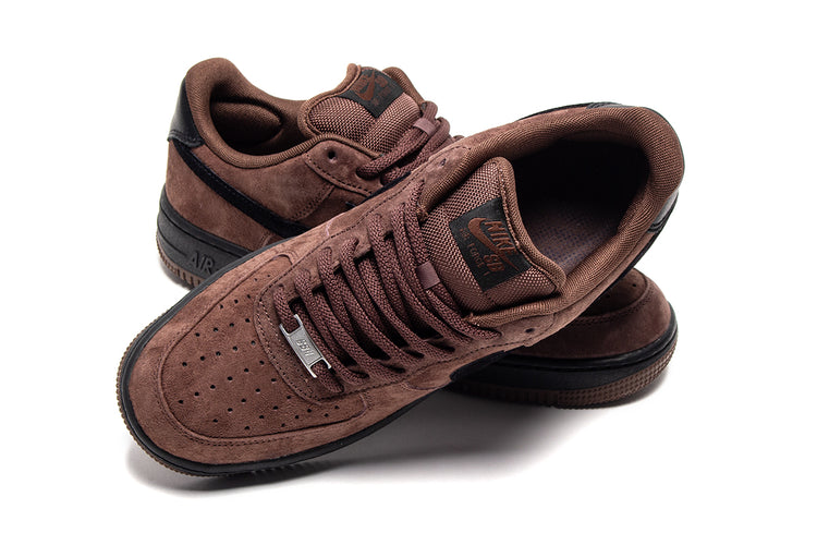 Nike SB - Air Force 1 SB
Style # HM8517-201
Color : Light Chocolate / Black