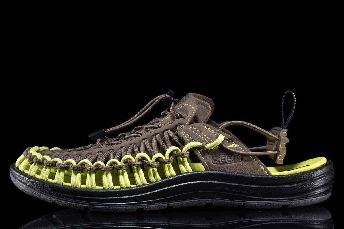 Keen - Uneek II Convertible x Metalwood
Style # 1031065
Color : Limeade
