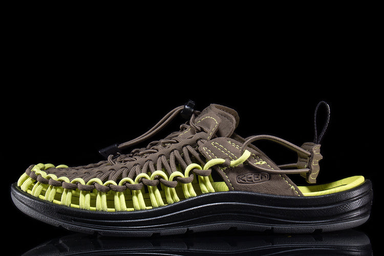 Keen - Uneek II Convertible x Metalwood
Style # 1031065
Color : Limeade