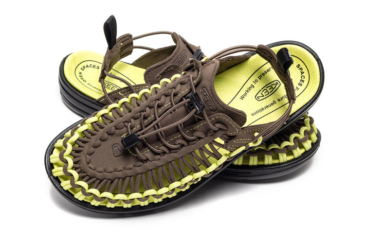 Keen - Uneek II Convertible x Metalwood
Style # 1031065
Color : Limeade