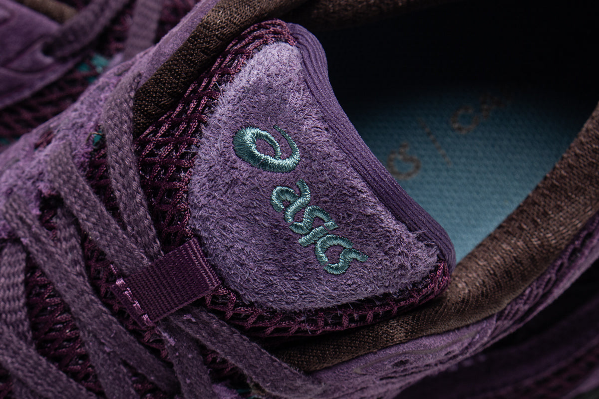 Asics - Gel-Cumulus 16 x Carnan
Style # 1203B139.500
Color : Black Berry / Purple