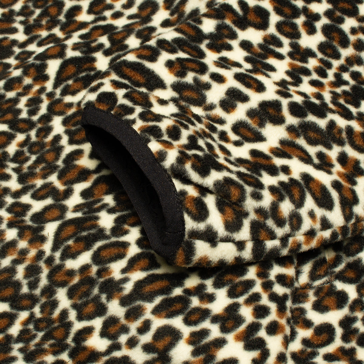 Grand Collection - Reversible Fleece Jacket
Color : Leopard Print / Black