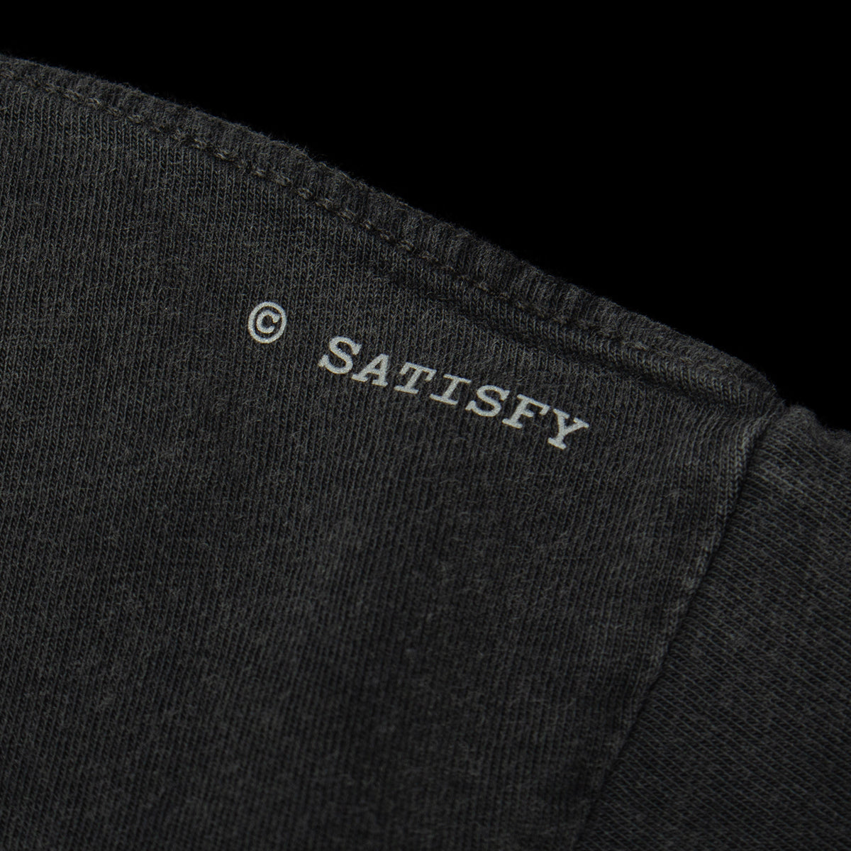 Satisfy - MothTech T-Shirt
Color : Aged Black