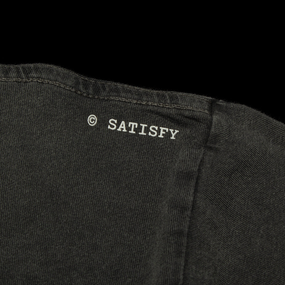 Satisfy - MothTech T-Shirt
Color : Aged Black