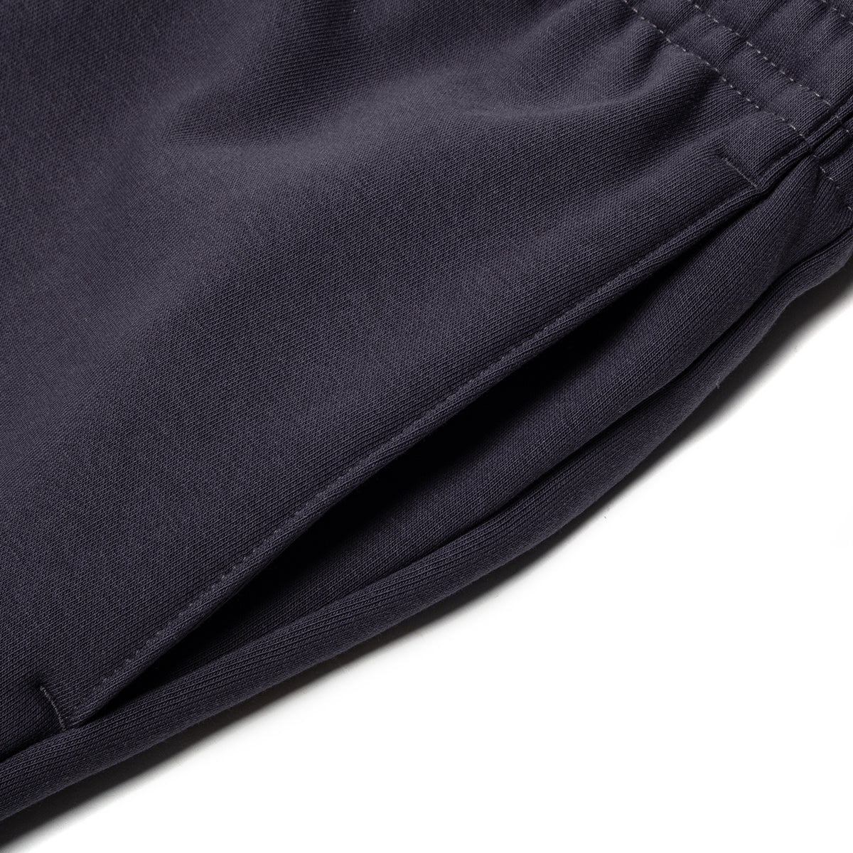 The North Face - Redbox Sweatpants
Style # NF0A8EG30SA1
Color : Obsidian