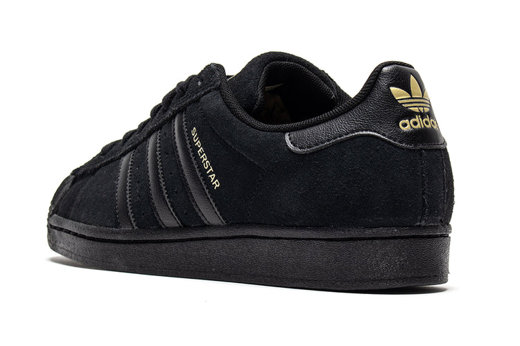 Adidas Skateboarding - Superstar ADV
Style # KZ8893
Color : Core Black / Core Black / Gold Metallic