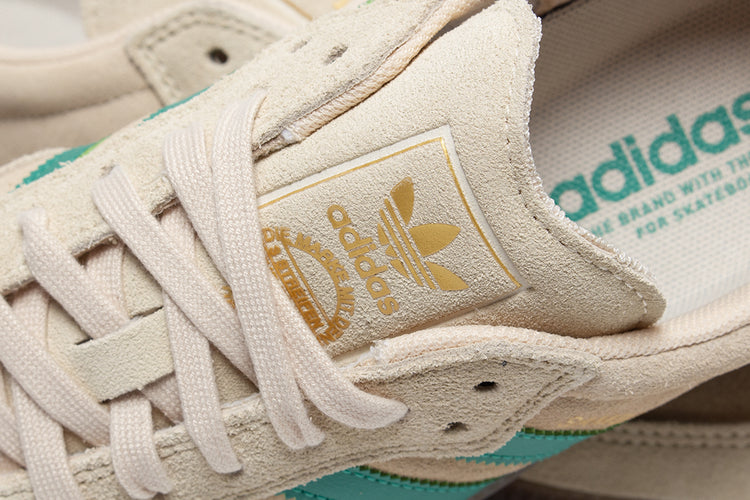 Adidas Skateboarding - Samba ADV
Style # KJ0262
Color : Sand Strata / Court Green / Gum