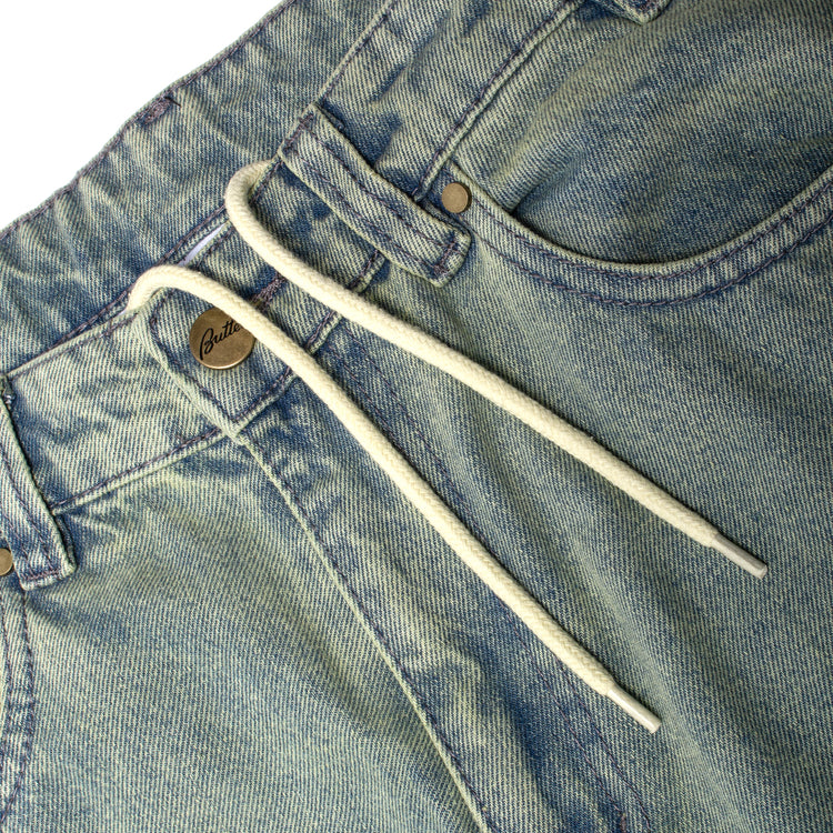 Butter Goods - Wide Cut Denim Jeans
Color : Tinted Blue Wash