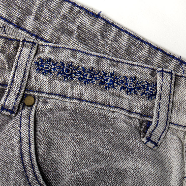 Butter Goods - Bronco Denim Jeans
Color : Washed Grey