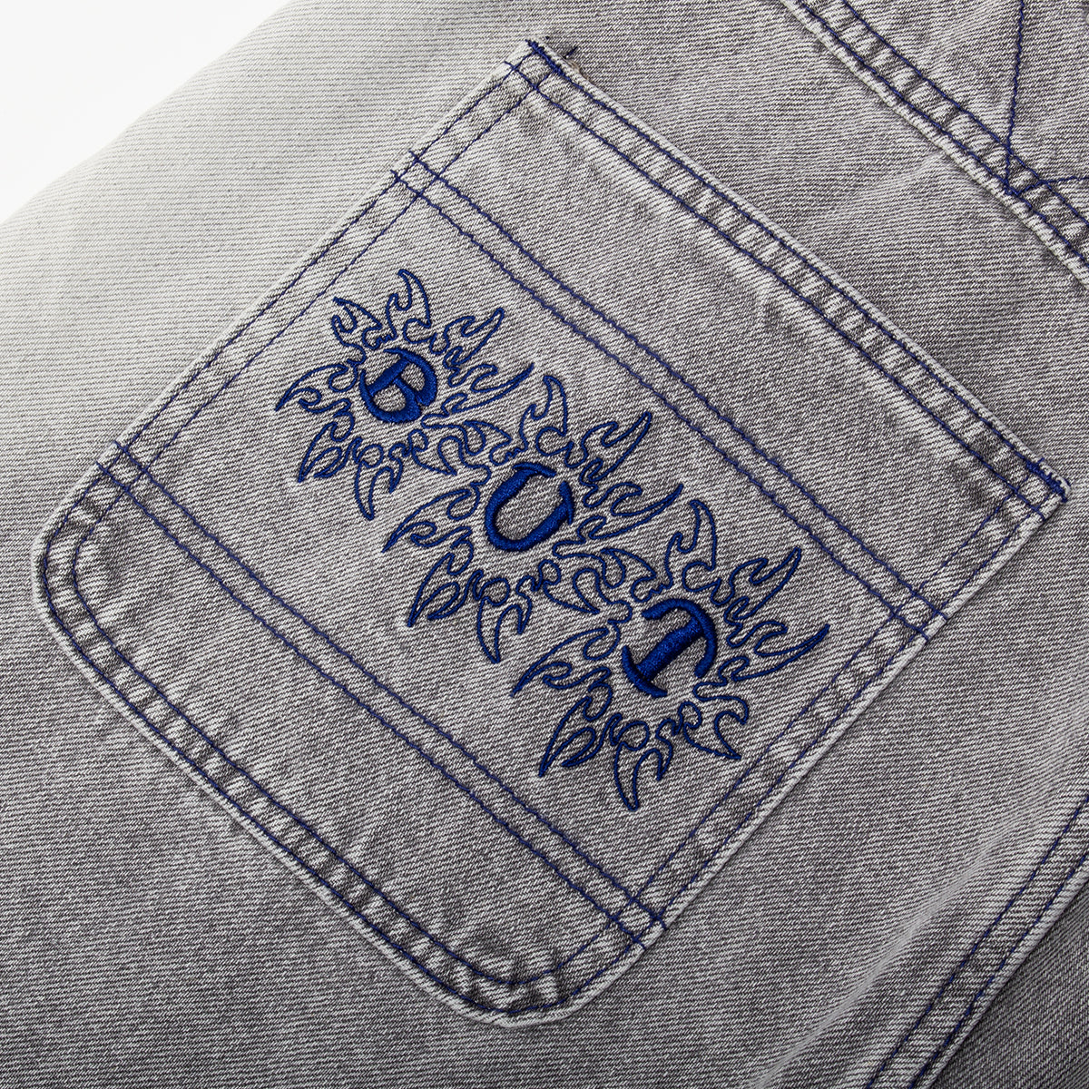 Butter Goods - Bronco Denim Jeans
Color : Washed Grey