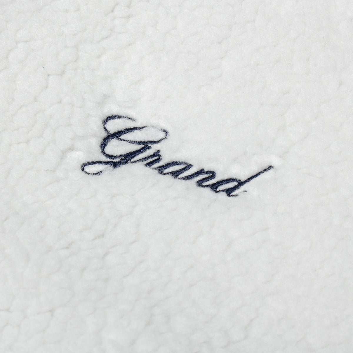 Grand Collection - Shibuya Sherpa Jacket
Color : White / Navy