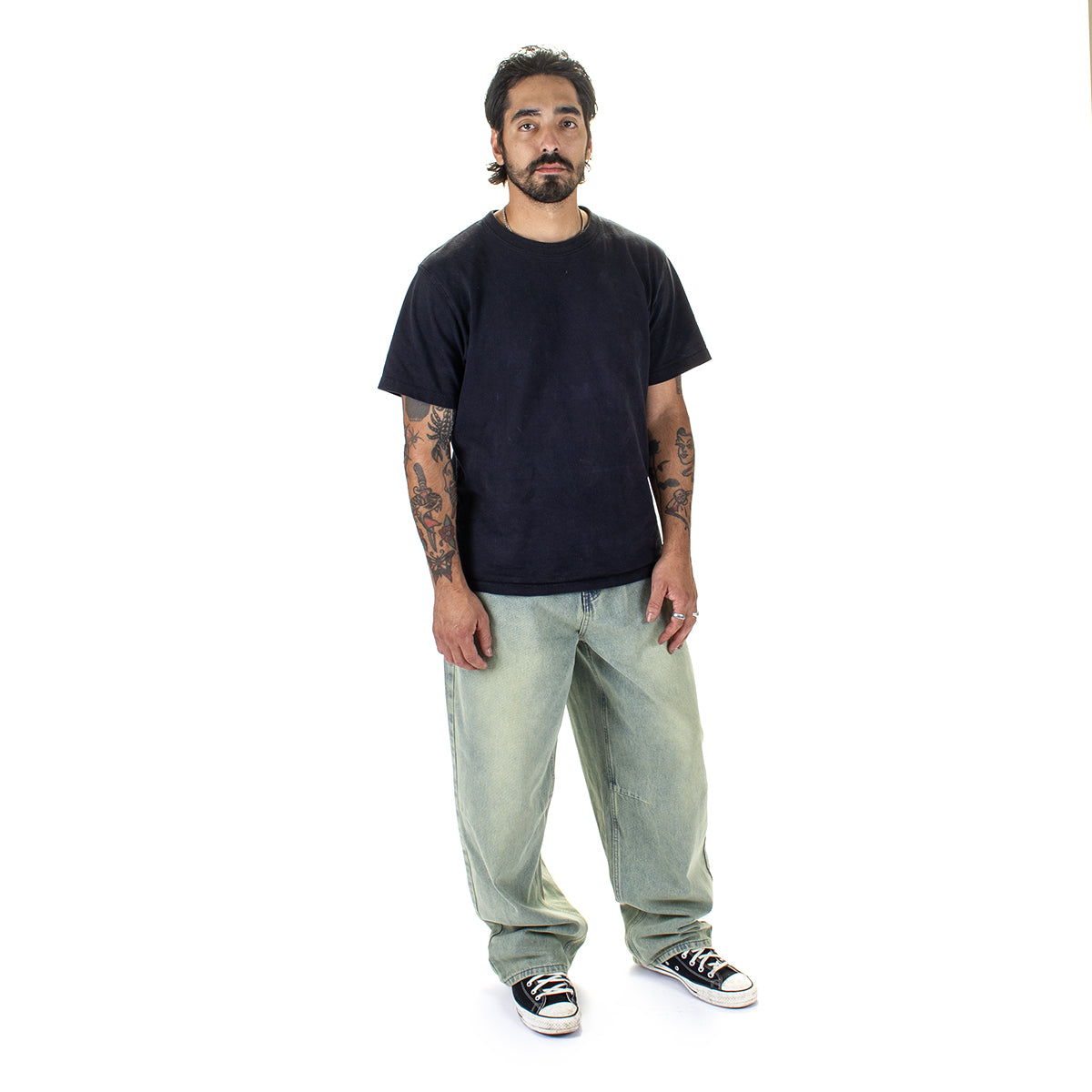 Butter Goods - Wide Cut Denim Jeans
Color : Tinted Blue Wash